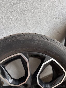 Prodám alu kola Škoda R16 5x112 s pneumatikami 205/55 R16 - 7