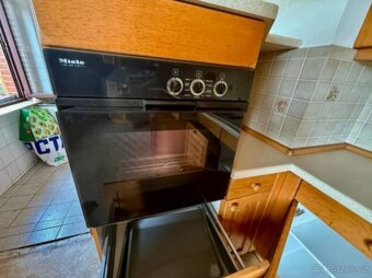 Venkovská kuchyně z masivu s vestavěnými spotřebiči,5390 - 7