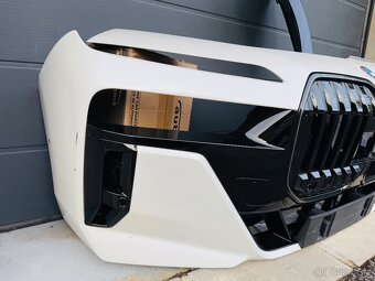 BMW G70 nárazník M-paket světla blatnik - 7