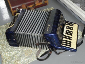 Stará harmonika accord - 7