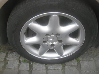 Prodám osobní auto Mercedes-Benz C 270 CDI r.v. 2001. - 7