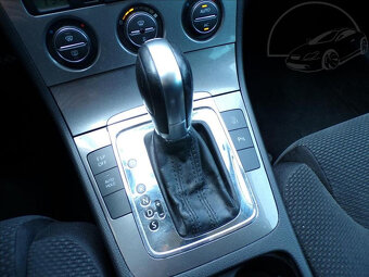 Volkswagen Passat 2,0 TDI DSG,XENON,TAŽNÉ,NAVI - 7