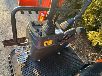 Minibagr CR13OH, 1300 kg, tříválcový motor YANMAR - 7