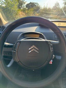 Citroën C4 1.4 16V - 7
