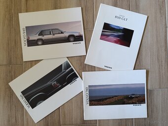 Prospekty Saab a Volvo 50. až 90. léta. - 7