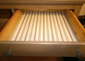 KOMODA IKEA HEMNES V ŠEDOHNĚDÉM PROVEDENÍ - 7