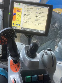 Traktor New Holland T7.250 - 7