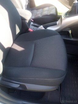 Toyota Auris - 7
