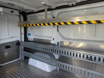Renault Trafic 2,0 DCI,garan. km,nehavarované - 7