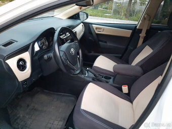 Toyota Corolla  1.6 - 7