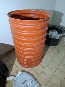 Nové kanalizační dno, vlnovec, adaptér na poklop a kolena - 7