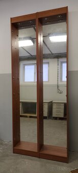 Sběratelská skříň, výstavní vitrína skleněné poličky - 7