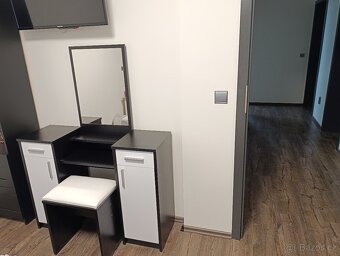 Toaletní stolek+zrcadlo+židlička - 7