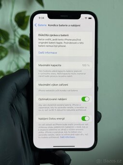 iPhone 12 64GB černý - 100% baterie - 7