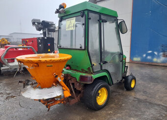 Traktor John Deere 415 - 7