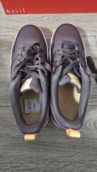 Nike court borough low 2   38,5eu - 7