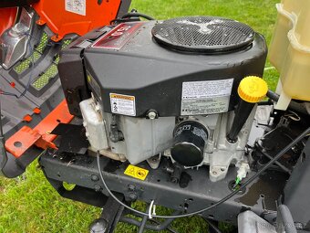 Prodám zahradní traktor HUSQVARNA CTH 150 TWIN - 7