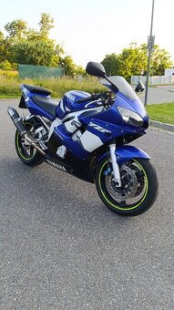 Yamaha YZF-R6 (2002) – 88 kW laděný výfuk, nové pneu - 7