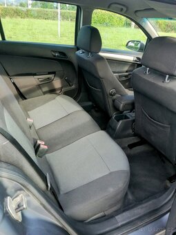 Opel Astra H - 7