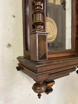 Velké závažové hodiny sig. Gustav Becker. - 7