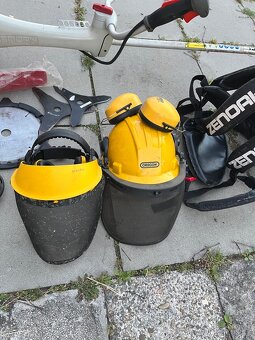 Profi křovinořez Komatsu s příslušenstvím - 7