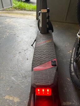Elektrokoloběžka Aprilia eSR2 EVO - 7