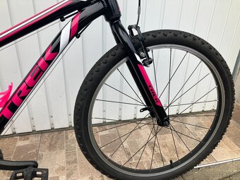 DÍVČÍ KOLO TREK 24 - 7