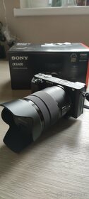 Sony alpha 6400 s objektivem 18-135mm + příslušenství - 7