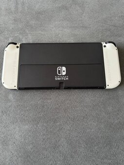 Prodám Nintendo Switch OLED + 3hry - 7