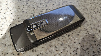Nokia E66, volná na všechny operátory. - 7