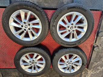 ŠKODA ALU 6,5J x 17’’ ET 38 215/65 R17Bridgestone 5.5mm - 7