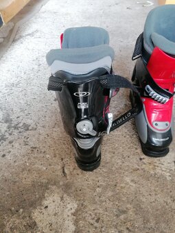 Dámské lyže a lyžáky - 7