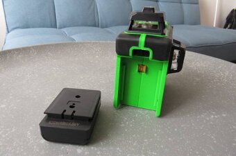 Prodám nový 3D 360° 12 lithiový zelený nivelák Hilda - 7