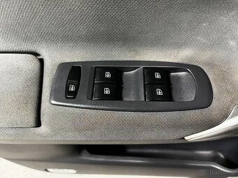 Renault Koleos 2.0dCi ,  110 kW nafta, 2010 - 7