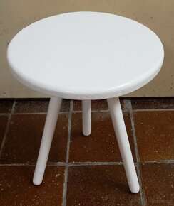 Květinový stolek na trojnožce bílý - 7
