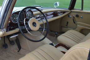 Mercedes W111 220Seb - 7