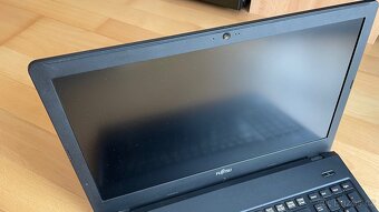 Fujitsu-Siemens A557, 15” Full HD, 8GB DDR 4, 250GB SSD - 7