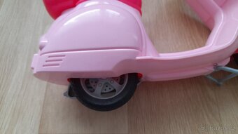 Panenka Anlily kloubová se skútrem - 7