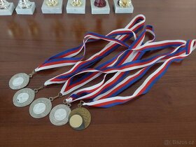 Sportovní vítězné poháry a medaile - 7