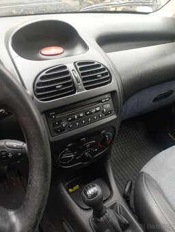 Peugeot 2061.4 benzín 55 kw - 7