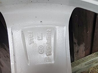 Alu kola dezent 5 ×114.3 225/60/17 Hyundai kia - 7