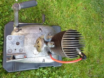 ČZ 125 B,T - motor - 7