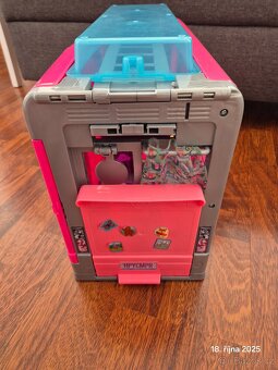Barbie karavan s obří skluzavkou - 7
