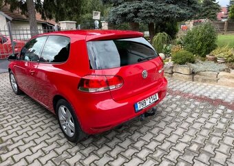 Volkswagen Golf 1,2TSi /77kw top stav serviska benzín - 7