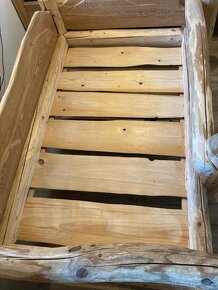 Srubová masivní postel - 7