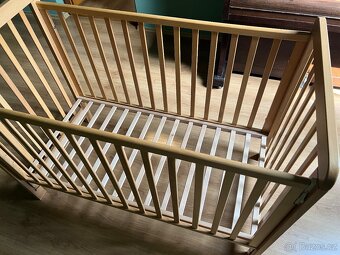 Dětská postýlka + matrace a prostěradla - 7