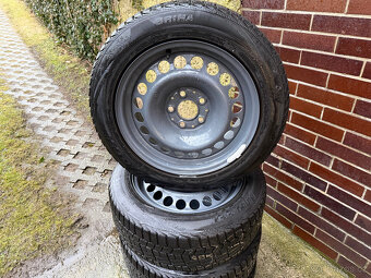 Sada pneu 205/55/16, cena za sadu 3000,- Kč - 7