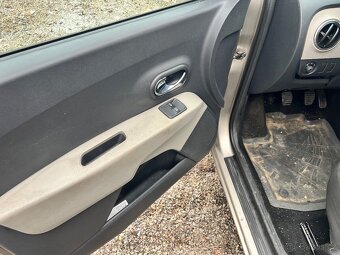 Dacia lodgy, rok 2013, 1,5 dci, najeto 207000 km, 7 míst. - 7