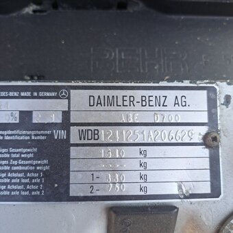 Mercedes 124 2.4 d rv 1986 - 7