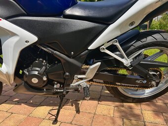 Honda CBR 250R - 7